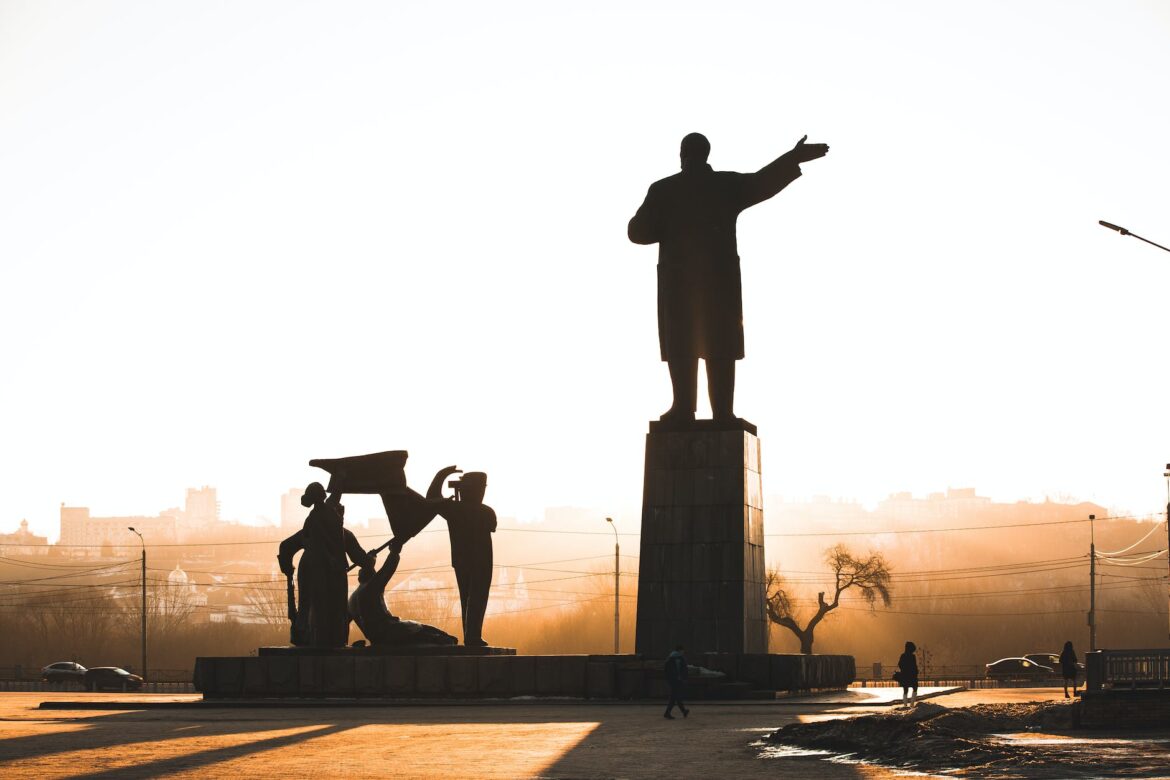 O Judeu Russo e a Estátua de Lenin